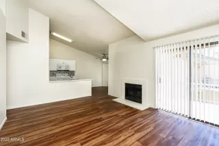 Photo #4: 6459337 Listing