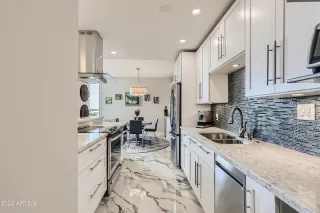 Photo #6: 6459480 Listing