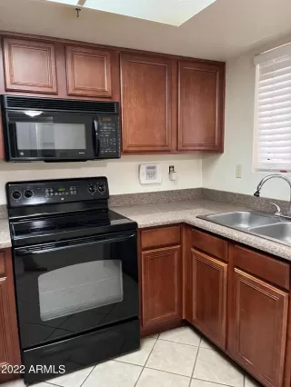 Photo #6: 6459484 Listing 