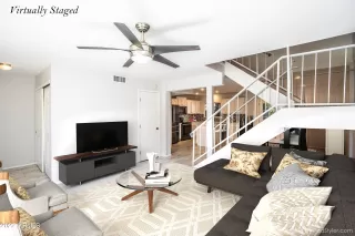 Photo #4: 6459557 Listing