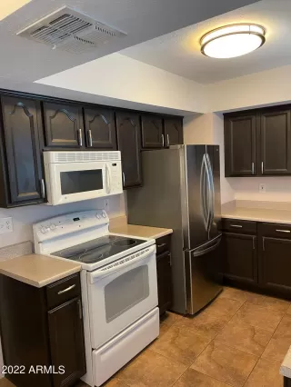 Photo #5: 6459807 Listing 