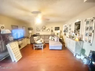 Photo #5: 6459876 Listing