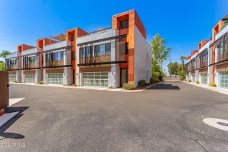 More Details about MLS # 6459985 : 4416 N 27TH WAY