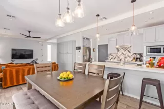 Photo #6: 6459985 Listing