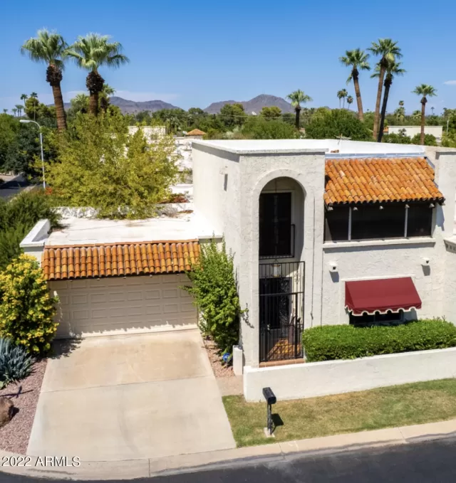 MLS: 6460008 Condo For Sale