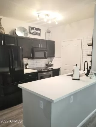 Photo #3: 6460146 Listing 