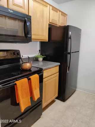 Photo #5: 6460174 Listing