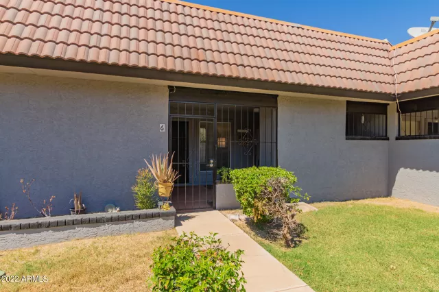 MLS: 6460327 Condo For Sale