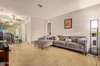 Photo #5: 6460327 Listing 