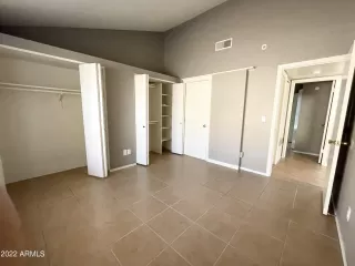 Photo #5: 6460396 Listing