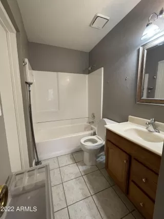 Photo #6: 6460396 Listing