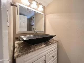 Photo #5: 6460480 Listing 