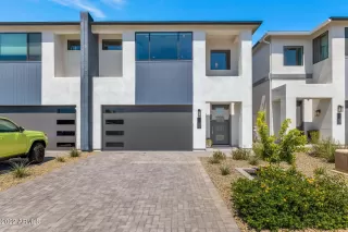 Photo #4: 6460576 Listing