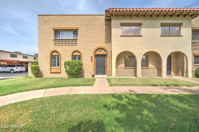 MLS: 6460792 Condo For Sale