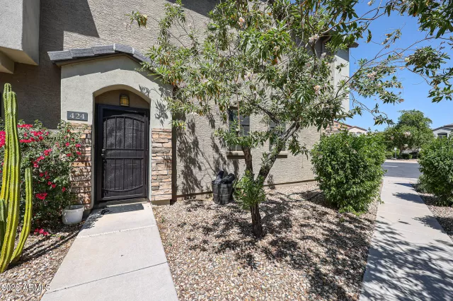 MLS: 6460808 Condo For Sale