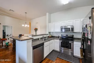 Photo #3: 6460808 Listing