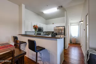 Photo #4: 6460808 Listing