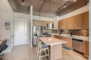 Photo #3: 6460939 Listing 