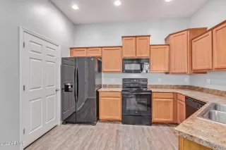 Photo #2: 6460954 Listing