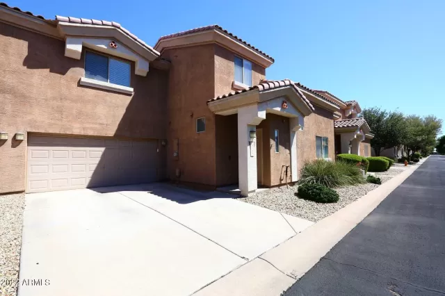 MLS: 6461011 Condo For Sale