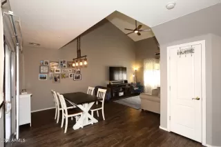 Photo #5: 6461011 Listing