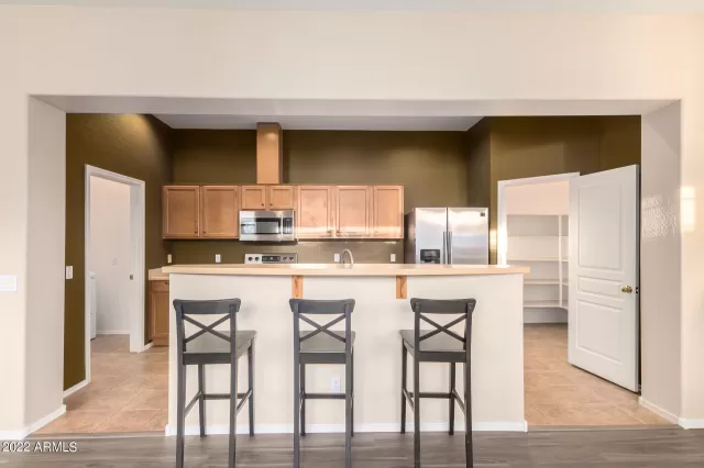 MLS: 6461263 Condo For Sale