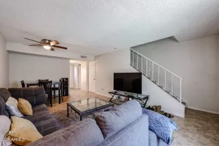 Photo #4: 6461449 Listing