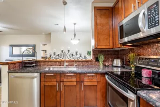 Photo #3: 6461539 Listing