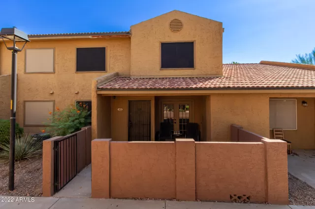 MLS: 6461622 Condo For Sale