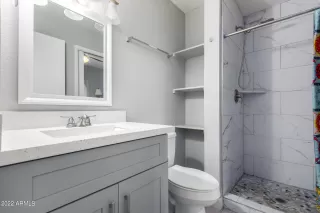 Photo #6: 6461697 Listing