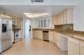 Photo #3: 6461914 Listing 