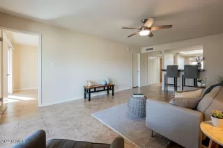 Photo #5: 6461990 Listing 