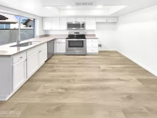 Photo #5: 6462239 Listing