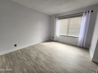 Photo #6: 6462308 Listing