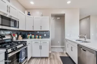 Photo #5: 6462477 Listing 