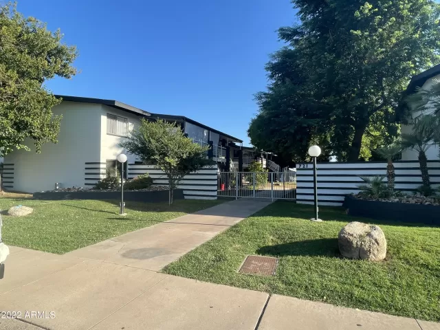 MLS: 6462487 Condo For Sale