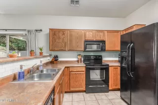 Photo #3: 6463191 Listing 