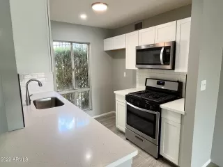 Photo #4: 6463363 Listing