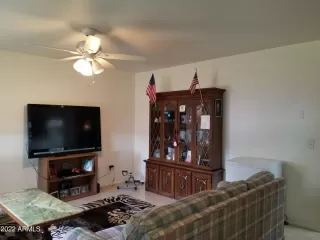Photo #4: 6463392 Listing