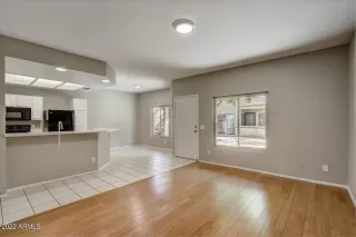 Photo #5: 6463741 Listing