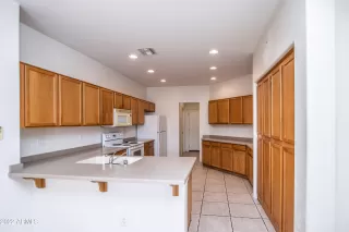 Photo #6: 6463828 Listing
