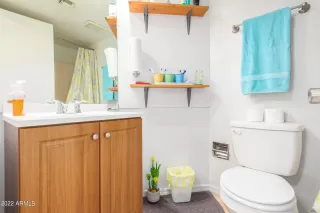 Photo #5: 6463999 Listing