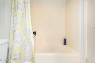 Photo #6: 6463999 Listing