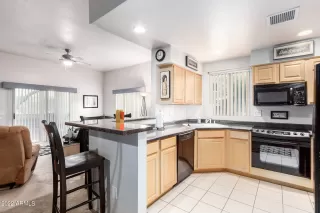 Photo #3: 6464135 Listing 
