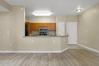 Photo #6: 6464164 Listing 