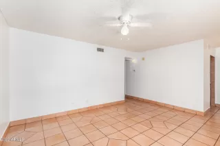 Photo #5: 6464258 Listing