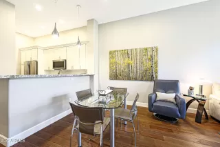 Photo #6: 6464285 Listing 
