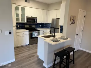 Photo #1: 6464345 Listing 