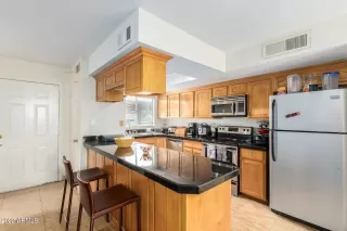 Photo #3: 6464887 Listing