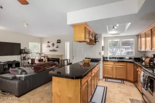 Photo #5: 6464887 Listing